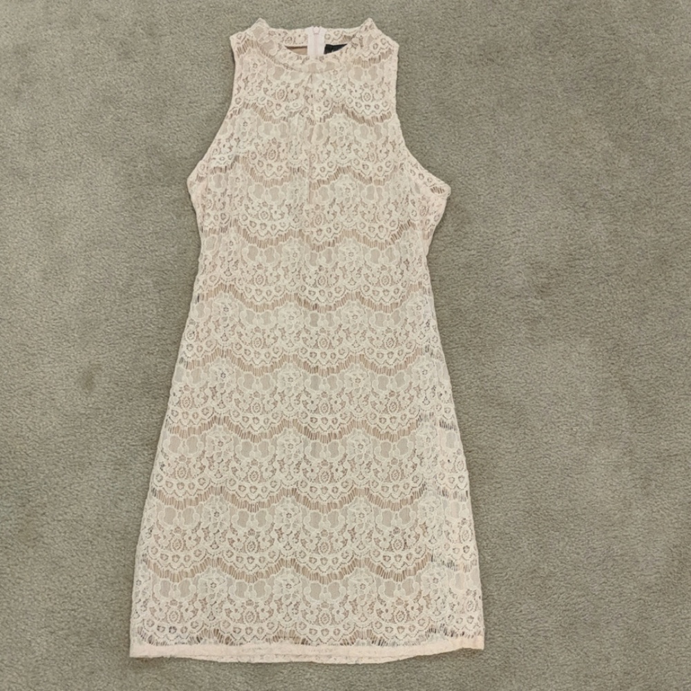Light-pink lace dress with stretchy lining
